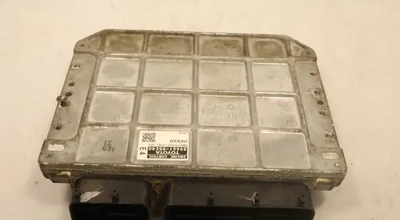 Toyota Avensis T270 Engine control unit/module ECU