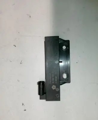 Jeep Grand Cherokee Aerial antenna amplifier 68068148AA