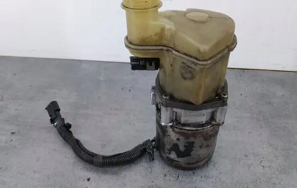 Nissan Almera N16 Power steering pump 112139HPI