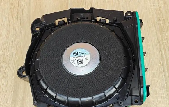 BMW 4 G22 G23 G24 G26 Subwoofer speaker 2622561