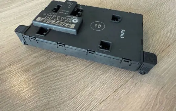 Mercedes-Benz C W203 Door control unit/module A2038201385 2038201385