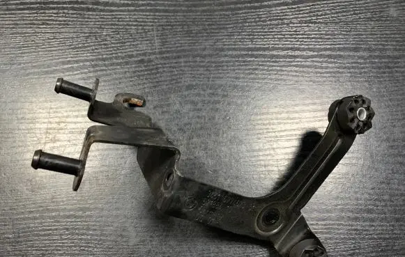 BMW 5 E60 E61 ABS pump bracket 6774673