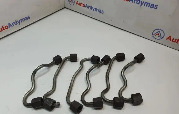 Fuel injector supply line/pipe