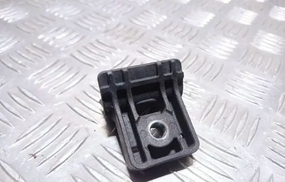 Opel Astra J Radiator mount bracket 13250318