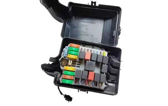 Iveco Daily 35 - 40.10 Fuse box set 69500167