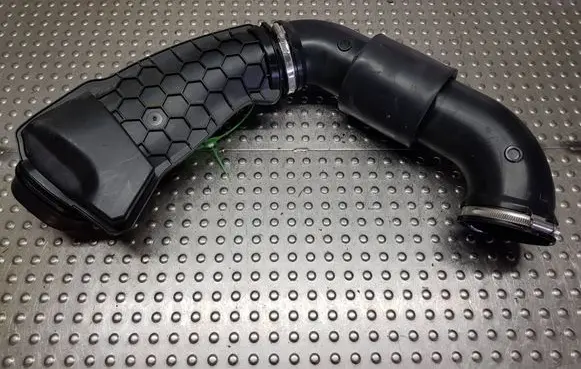 Mercedes-Benz Sprinter W907 W910 Air intake hose/pipe S27708056 A9075282700 A9075284300