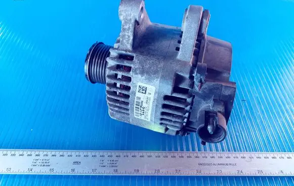 Peugeot 208 Generator/alternator 9688237380