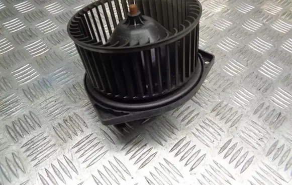 Opel Agila A Front door blower motor Z12XE