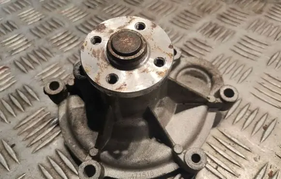 Mercedes-Benz C W203 Water pump