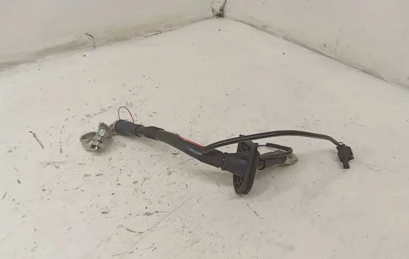 Volkswagen Touareg II Positive cable (battery) 7P0971225B