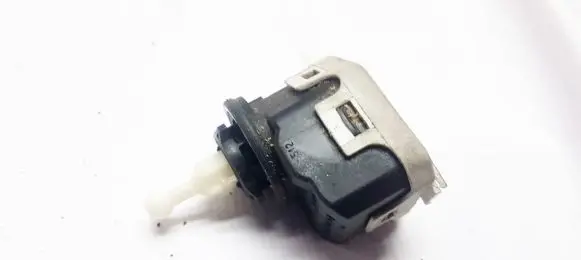 Ford Focus Headlight level adjustment motor 00787804