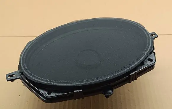 Chrysler Pacifica Rear door speaker 68272201AC 01622J0091 36670D