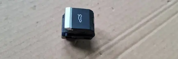 Audi RS5 Tailgate opening switch 4M0959831A
