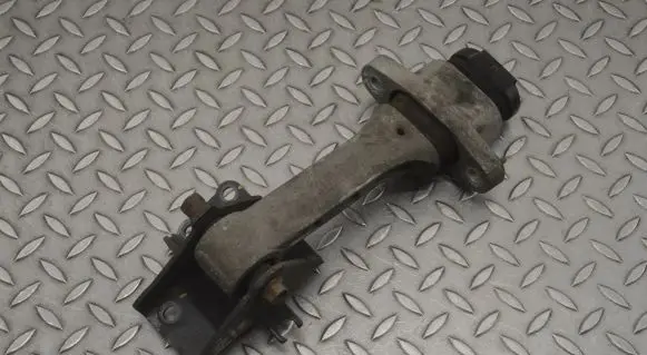Hyundai Tucson TL Engine mount bracket 21950D3000