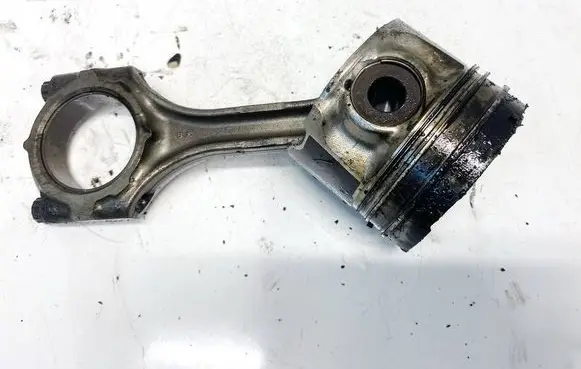 Toyota Corolla Verso AR10 Piston with connecting rod