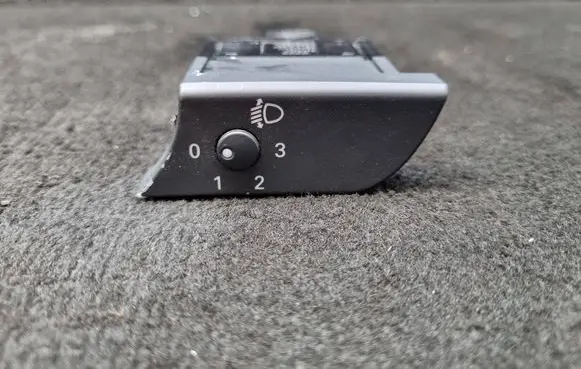 Audi A4 S4 B6 8E 8H Headlight level height control switch 8E1919094