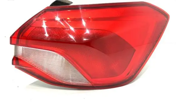 Ford Focus Rear/tail lights JX7B-13404-CE