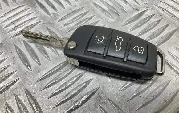 Audi A3 S3 8V Ignition key/card 8V0837220