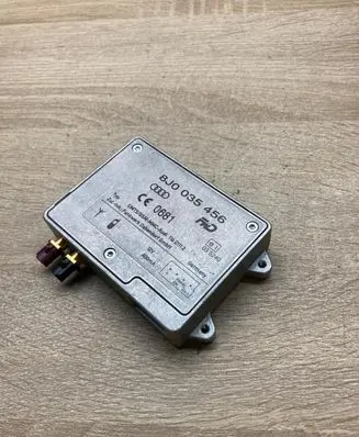Audi A5 8T 8F Aerial antenna amplifier 8J0035456