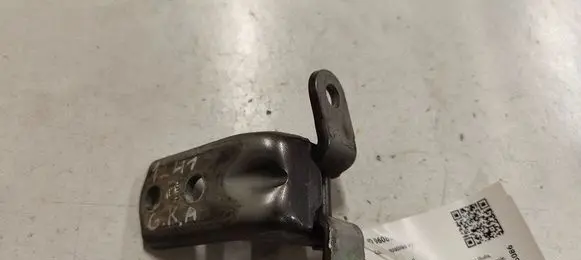KIA Sorento Rear door lower hinge