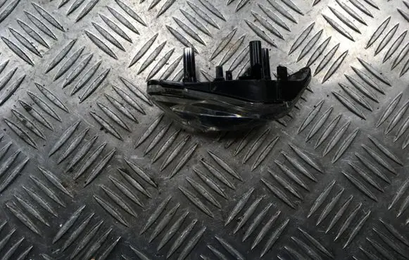 Mercedes-Benz E W212 Headlight lense 18423302R