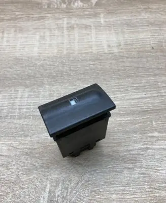 Skoda Octavia Mk1 (1U) Fuel tank opening switch 1U0959833C