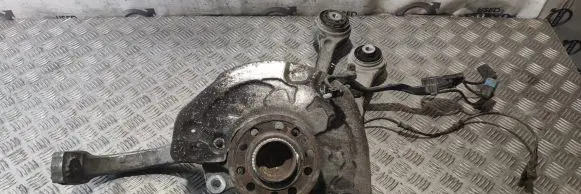 Mercedes-Benz C W205 Front wheel hub spindle knuckle 20514 2052200