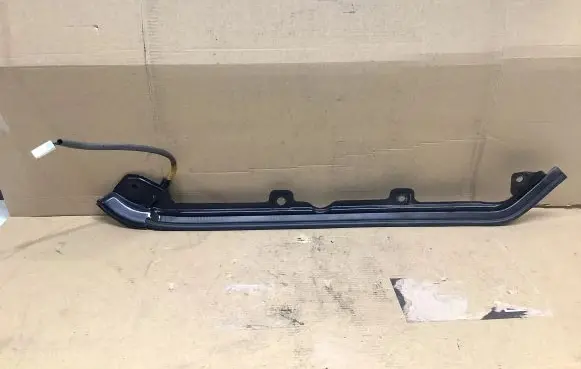 Lexus RX 330 - 350 - 400H Tailgate sensor 704251K