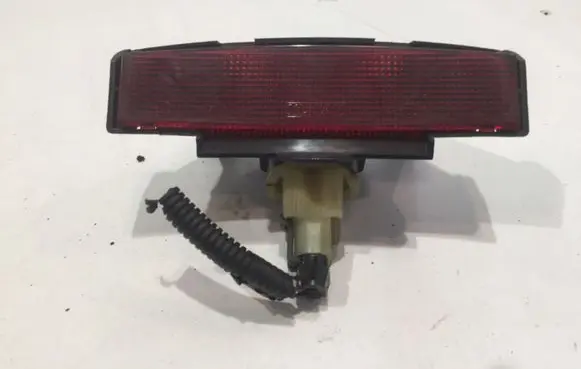 Nissan Primera Third/center stoplight 270275