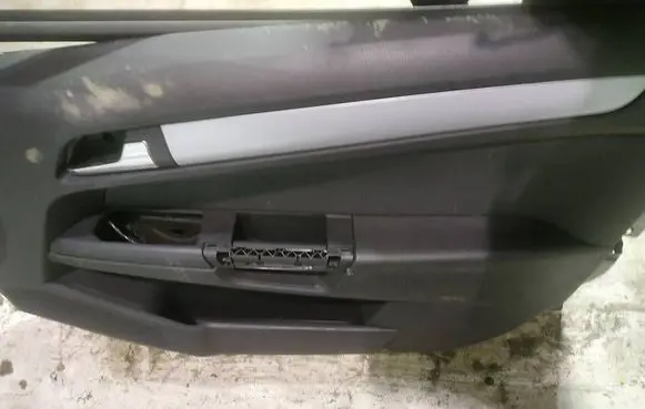 Opel Astra H Front door card panel trim