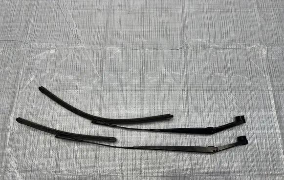 Hyundai Bayon Front wiper blade arm 
