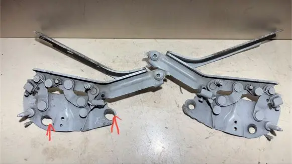 Volkswagen Tiguan Engine bonnet/hood hinges 5NA823302G 5NA823301G