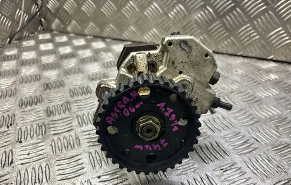 Opel Astra H Fuel injection high pressure pump 8973279240