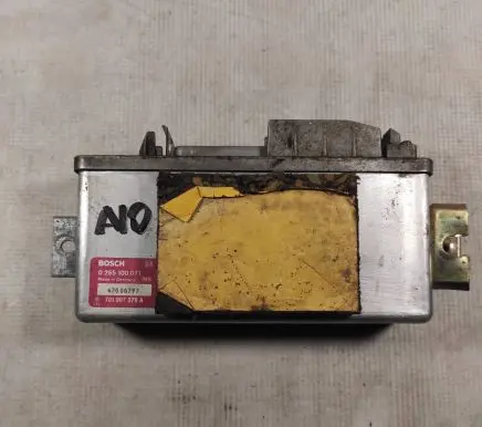 Volkswagen Transporter - Caravelle T4 ABS control unit/module 701907379A