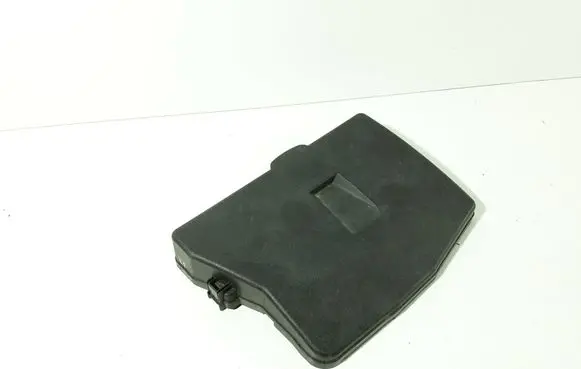 Toyota Auris 150 Fuse box cover 8266202190 9374