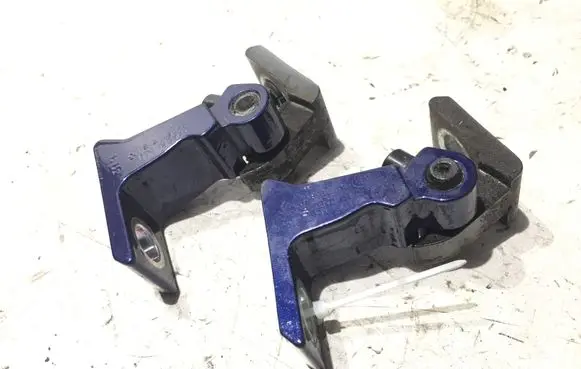 Rear door hinge set