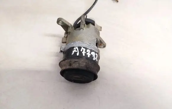 Audi A6 S6 C4 4A Tailgate exterior lock 