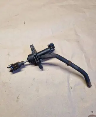 Suzuki SX4 Clutch slave cylinder 2381079J01