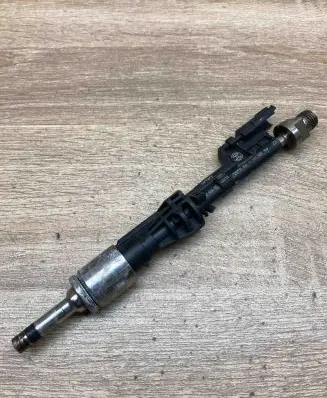 BMW X5 E70 Fuel injector 0261500109 1364759787005 06040231