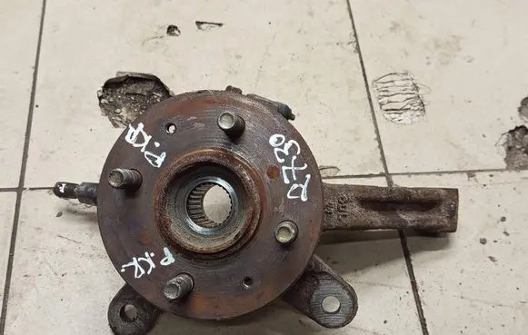 Honda Civic Front wheel hub spindle knuckle 