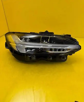 Volvo S90, V90 Headlight/headlamp 32404736