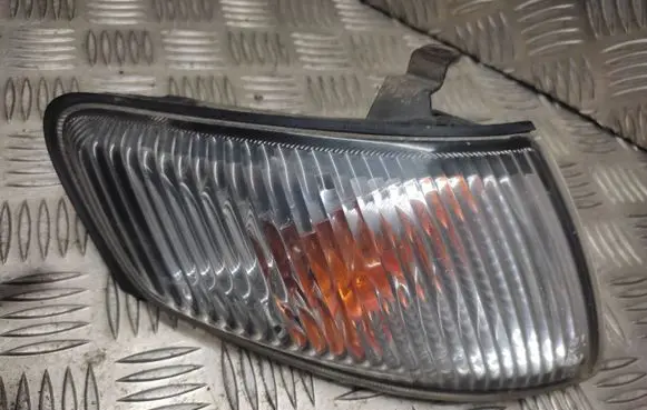 Mazda 626 Front indicator light 21061822