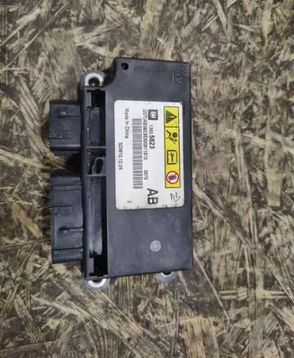 Chevrolet Orlando Airbag control unit/module 13505823