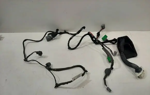 Volvo XC90 Front door wiring loom 8676027 8697913