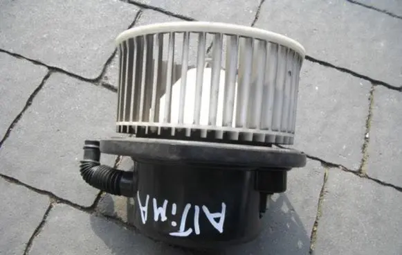 Nissan Altima Heater fan/blower 272275B600