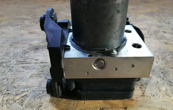 Seat Ibiza V (KJ) ABS Pump 2Q0614517AA
