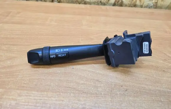 Volvo XC90 Indicator stalk 30768097