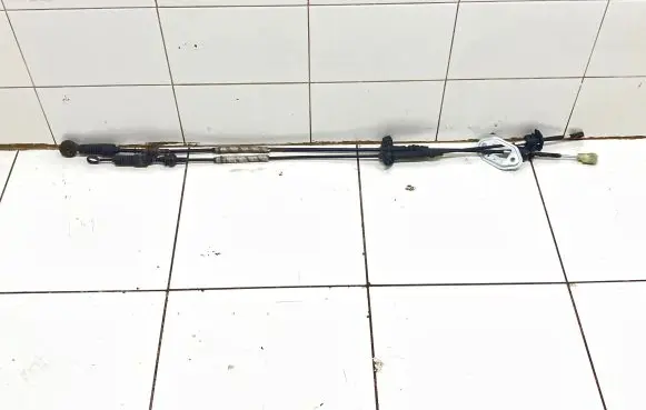Gear shift cable linkage