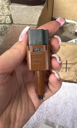 Nissan Note (E12) Brake pedal sensor switch 25320JN00A