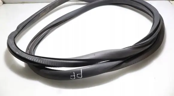 Mercedes-Benz CLA C118 X118 Rubber seal front door (on door) 